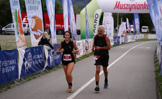Jest zwycięzca Biegu 7 Dolin na 100 km! Dotarł do mety ze świetnym czasem [WIDEO] - 96